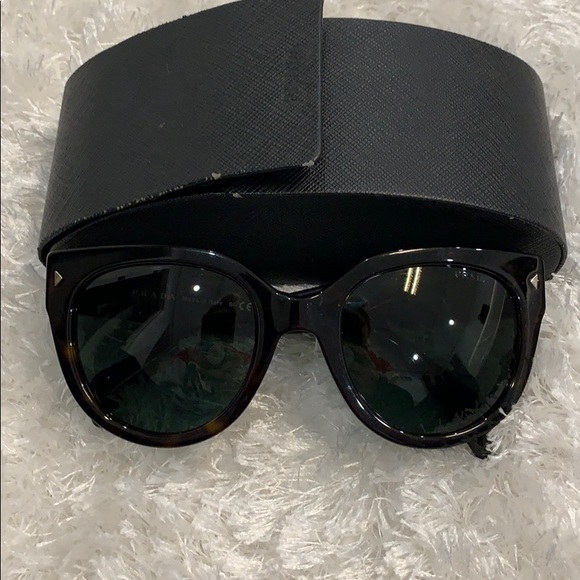 Prada tortoise sunglasses - Picture 2 of 7